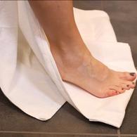 Mobility Towel MT1100SP Adaptive Bath Towel w/ Handles & Weighted Corners, Single Pack